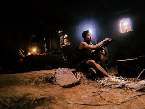 Chàng đặc công gen Z đóng 'Địa đạo': Ngưỡng mộ cách Thái Hòa 'xé nát kịch bản' - Ảnh 5. Địa đạo - Ảnh 5.
