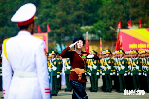 Tiêm kích xé âm thanh, chiến sĩ hô vang trời khi diễu binh dưới nắng Biên Hòa - Ảnh 20.