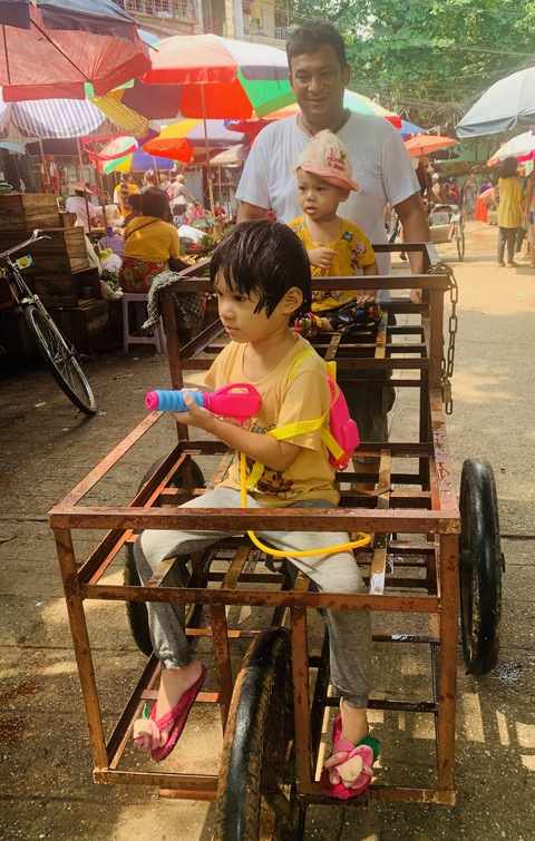 Lễ hội Thingyan và chiếc bánh Mun Lone Yay Paw của người Myanmar - Ảnh 1. myanmar - Ảnh 1.