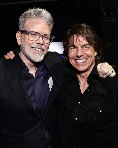 Tom Cruise tri ân đạo diễn Christopher McQuarrie là nghệ sĩ của mọi thời đại - Ảnh 3. Tom Cruise - Ảnh 3.