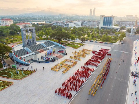 Dịp lễ 30-4, đến Ninh Thuận xem lễ hội khinh khí cầu, thưởng thức ẩm thực độc đáo - Ảnh 1.