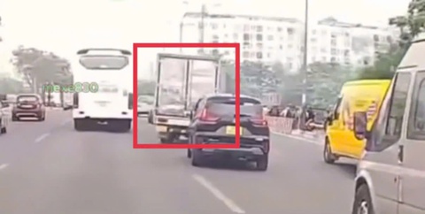 Tài xế xe tải lạng lách, đánh võng trên đường Phạm Văn Đồng bị phạt 45 triệu đồng - Ảnh 2.