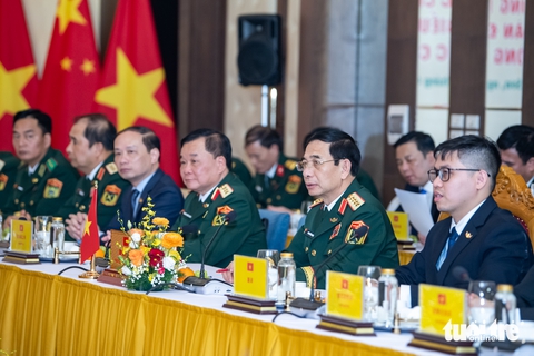 Bộ trưởng Quốc phòng Việt Nam - Trung Quốc hội đàm và chứng kiến ký kết tại Lạng Sơn - Ảnh 2.