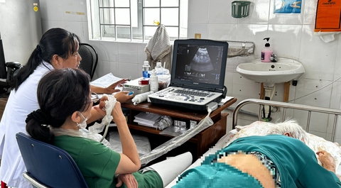 y tế - Ảnh 1.