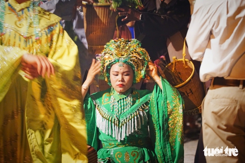 Hàng ngàn du khách dự khai hội Tháp Bà Ponagar trong đêm - Ảnh 5. Tháp bà Ponagar - Ảnh 4.