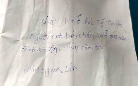 Người mẹ bỏ rơi bé gái mắc bệnh sởi tại bệnh viện rồi quay lại nhận con - Ảnh 1. Người mẹ bỏ rơi bé gái mắc bệnh sởi tại bệnh viện rồi quay lại nhận con - Ảnh 1.