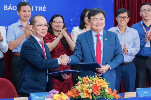 Báo Tuổi Trẻ và Trường đại học Ngoại ngữ - Tin học TP.HCM hợp tác đào tạo truyền thông - Ảnh 1.