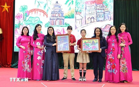 Hai Phu nhân Thủ tướng Việt Nam và Ethiopia thăm học sinh khiếm thị Trường Nguyễn Đình Chiểu - Ảnh 2.
