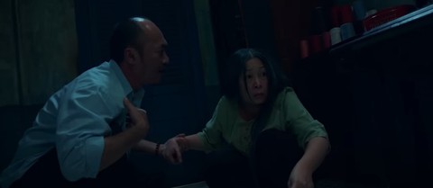 'Tìm xác: Ma không đầu': Khi nỗi sợ trở thành thước đo tình thân - Ảnh 3. 'Tìm xác: Ma không đầu': Khi nỗi sợ trở thành thước đo tình thân - Ảnh 4.