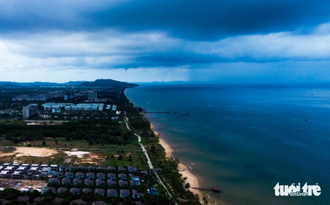 Giữa mùa nắng, xuất hiện vòi rồng lớn ở vùng biển Phú Quốc - Ảnh 3.
