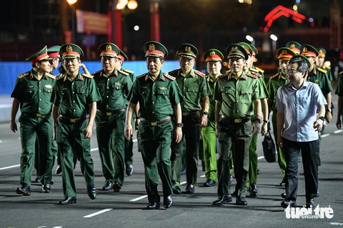 Tổng hợp luyện diễu binh, diễu hành, bộ trưởng Bộ Quốc phòng và Công an trực tiếp chỉ đạo - Ảnh 1. diễu binh - Ảnh 1.