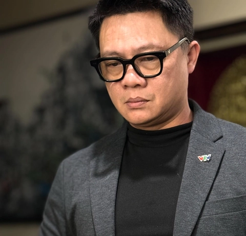 Quang Minh, MC Vân Hugo xin lỗi, nói không quảng cáo sữa giả - Ảnh 1. Quang Minh - Ảnh 1.