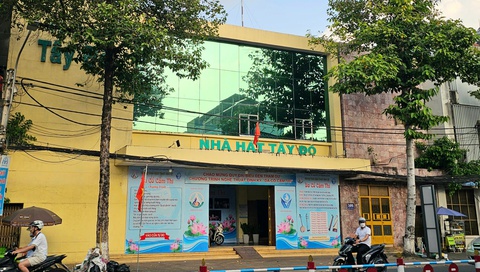 Nhà hát Tây Đô - Ảnh 1.