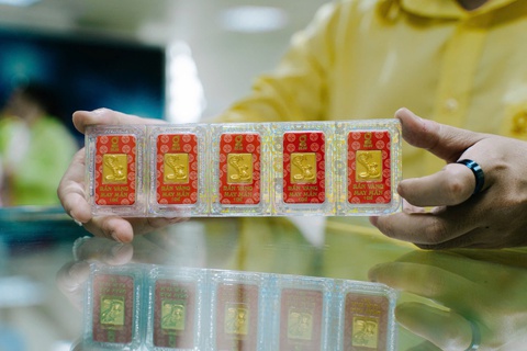 Tin tức sáng 24-4: Giá vàng đã tăng gần gấp đôi trong 2 năm - Ảnh 1. giá vàng - Ảnh 1.