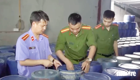 Bên trong xưởng sản xuất 3.500 tấn giá đỗ 'ngậm' hóa chất - Ảnh 2.
