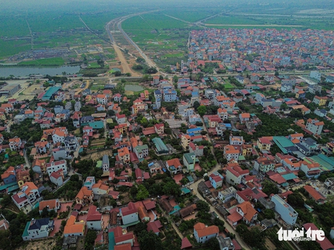 Mặt bằng vành đai 4 vẫn ngổn ngang dù lãnh đạo Hà Nội giao thời hạn 'không được phép muộn hơn' - Ảnh 5.