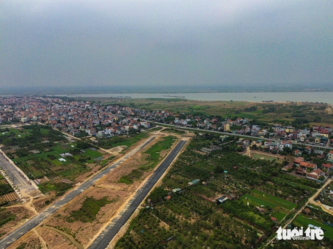Mặt bằng vành đai 4 vẫn ngổn ngang dù lãnh đạo Hà Nội giao thời hạn 'không được phép muộn hơn' - Ảnh 6.