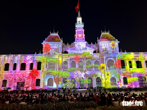 Bữa tiệc nghệ thuật 3D Mapping đầy sắc màu mở màn chuỗi hoạt động 'Sắc màu thành phố Bác' - Ảnh 3. Bữa tiệc nghệ thuật 3D mapping rực rỡ mở màn chuỗi hoạt động 'Sắc màu thành phố Bác' - Ảnh 3.