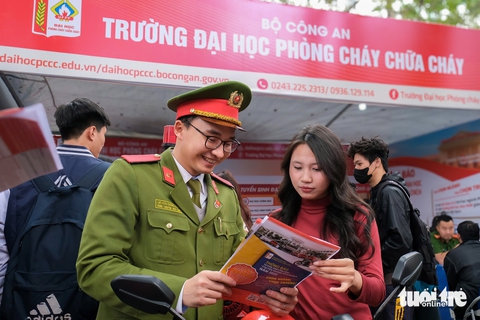 Bộ Công an xét tuyển thí sinh có IELTS từ 5.5, thêm 8 tổ hợp mới - Ảnh 1.