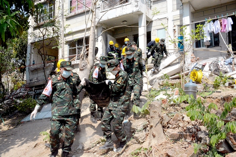 Hôm nay, đoàn cứu hộ Việt Nam tìm kiếm khu vực nghi 40 người bị vùi lấp tại Myanmar - Ảnh 1.