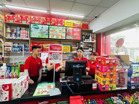 Giao dịch dễ dàng cùng Techcombank tại Winmart - Ảnh 1.