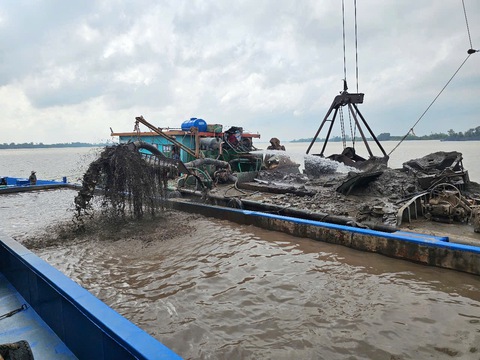 Sóc Trăng phê bình các đơn vị thi công chậm tiến độ dự án cao tốc - Ảnh 1.