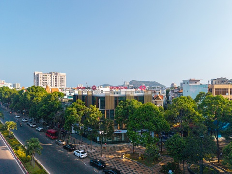 Giao dịch dễ dàng cùng Techcombank tại Winmart - Ảnh 3.