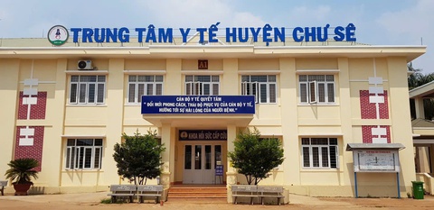 hành hung bác sĩ - Ảnh 1.