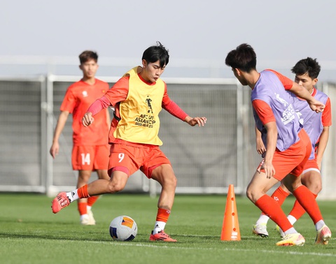Đội trưởng U17 Việt Nam được AFC đánh giá cao tại VCK U17 châu Á 2025 - Ảnh 5. U17 Việt Nam - Ảnh 3.