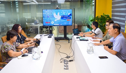 Chuyện tình của ba má đoạt giải nhất - Ảnh 1. Kể chuyện hòa bình - Ảnh 1.