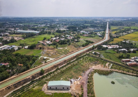 Kênh Đông phủ xanh vùng đất thép - Ảnh 1. kênh đông - Ảnh 1.