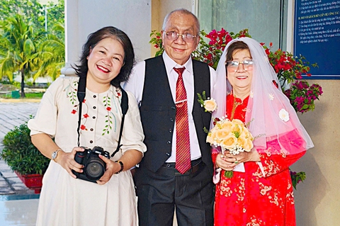 Chuyện tình của ba má đoạt giải nhất - Ảnh 2. Chuyện tình của ba má đoạt giải nhất - Ảnh 2.