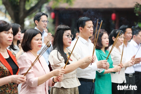Phu nhân thủ tướng - Ảnh 3.