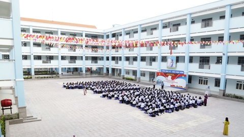 Ngỡ ngàng với cụm trường theo chuẩn quốc gia - Ảnh 1. chuẩn quốc gia - Ảnh 1.