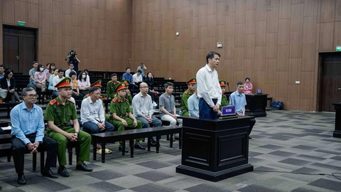Cựu thứ trưởng Hoàng Quốc Vượng khai có nhận tiền nhưng không nhớ bao nhiêu - Ảnh 2.