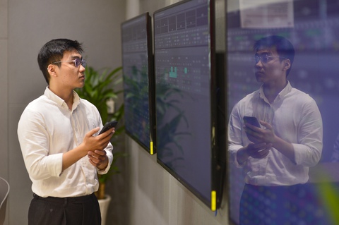Chứng khoán về vùng ‘giá rẻ’, nhóm cổ phiếu nào đáng chú ý khi vào mùa báo cáo tài chính quý 1? - Ảnh 1.