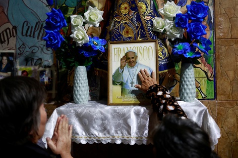 Tín hữu khắp thế giới cầu nguyện cho Giáo hoàng Francis - Ảnh 6. Giáo hoàng Francis - Ảnh 6.