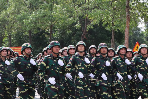 Quân đội Lào, Campuchia tập luyện diễu binh lễ 30-4 Việt Nam - Ảnh 1. Quân đội Lào, Campuchia tập luyện diễu binh lễ 30-4 tại Việt Nam - Ảnh 1.
