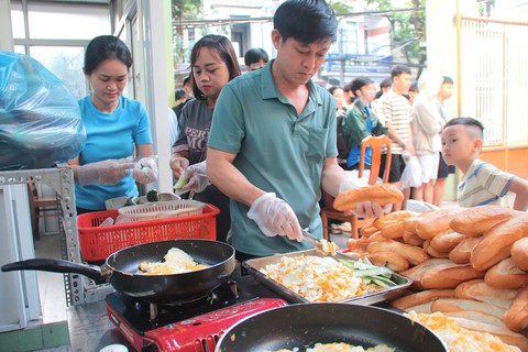 Phiên chợ 0 đồng - Ảnh 3.