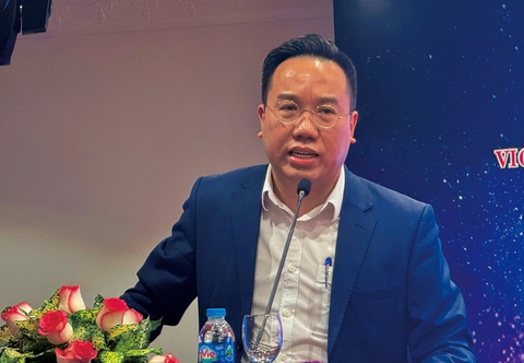 Hơn 50.000 tựa sách xuất bản trong năm 2024 nhưng không nhiều cuốn ghi dấu ấn với độc giả - Ảnh 2. Hơn 50.000 tựa sách xuất bản trong năm 2024 nhưng ít cuốn ghi dấu ấn với độc giả - Ảnh 1.