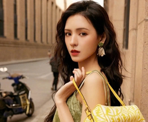 Bóc trần góc khuất showbiz Hoa ngữ, Trương Dư Hi bị đào lại quá khứ - Ảnh 1.
