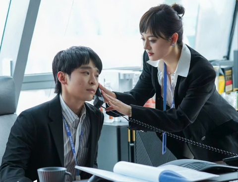Tôn Lệ 'gặp hạn' trong phim mới, bị chỉ trích dữ dội vì bôi nhọ ngành bảo hiểm - Ảnh 1. Tôn Lệ - Ảnh 1.