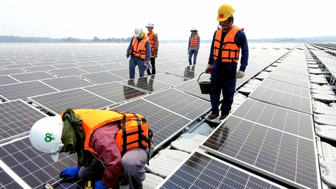 Mỹ đánh thuế mạnh pin mặt trời Đông Nam Á, áp thuế Campuchia 3.521% - Ảnh 1.