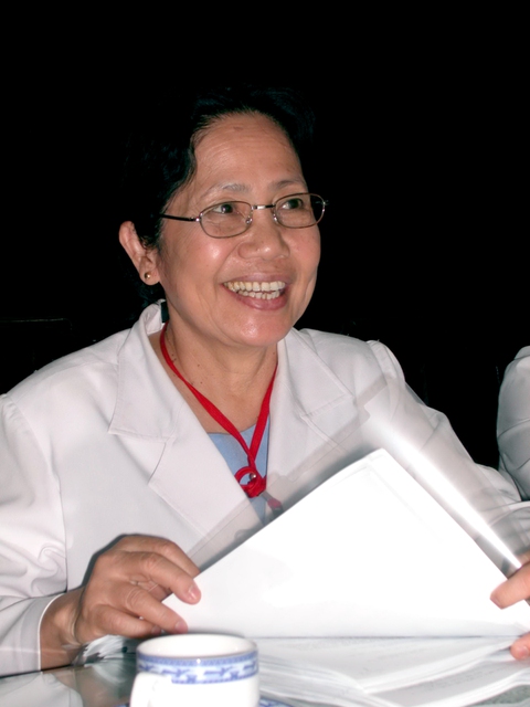 Bác sĩ Nguyễn Thị Ngọc Phượng, nữ giáo sư dành cả đời tìm công lý cho nạn nhân chất độc da cam - Ảnh 5. Tôn vinh gương mặt tiêu biểu của TP.HCM 50 năm: Bác sĩ Nguyễn Thị Ngọc Phượng - Ảnh 5.