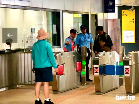 Từ 25-4, metro chạy đến 23h phục vụ lễ 30-4 - Ảnh 1.