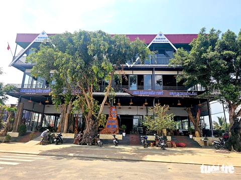 Xây nhà hàng lấn danh thắng hồ Lắk hơn 800m², 12 năm vẫn chưa xử lý xong - Ảnh 2.