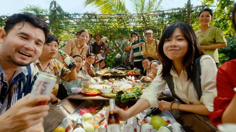 Bia Saigon kết nối mọi người bằng 'tinh thần rồng' Việt Nam - Ảnh 1.