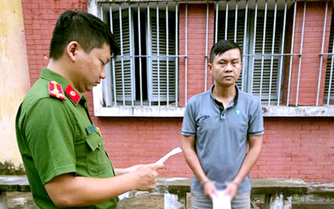 Bắt nhân viên chi nhánh công ty dược ở TP.HCM chiếm đoạt 1,6 tỉ đồng - Ảnh 1.