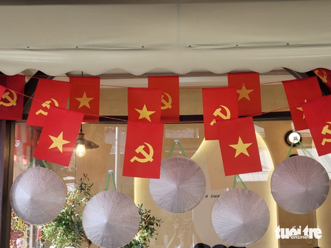 Quán cà phê Đà Nẵng hút giới trẻ với trend 'hòa bình đẹp lắm' - Ảnh 7.