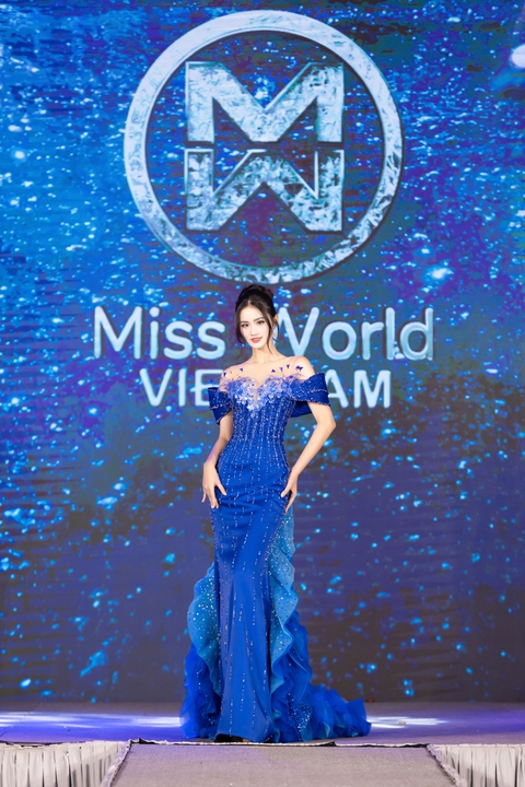 Ý Nhi hé lộ 'át chủ bài' chinh phục Miss World - Ảnh 4. Ý Nhi - Ảnh 5.